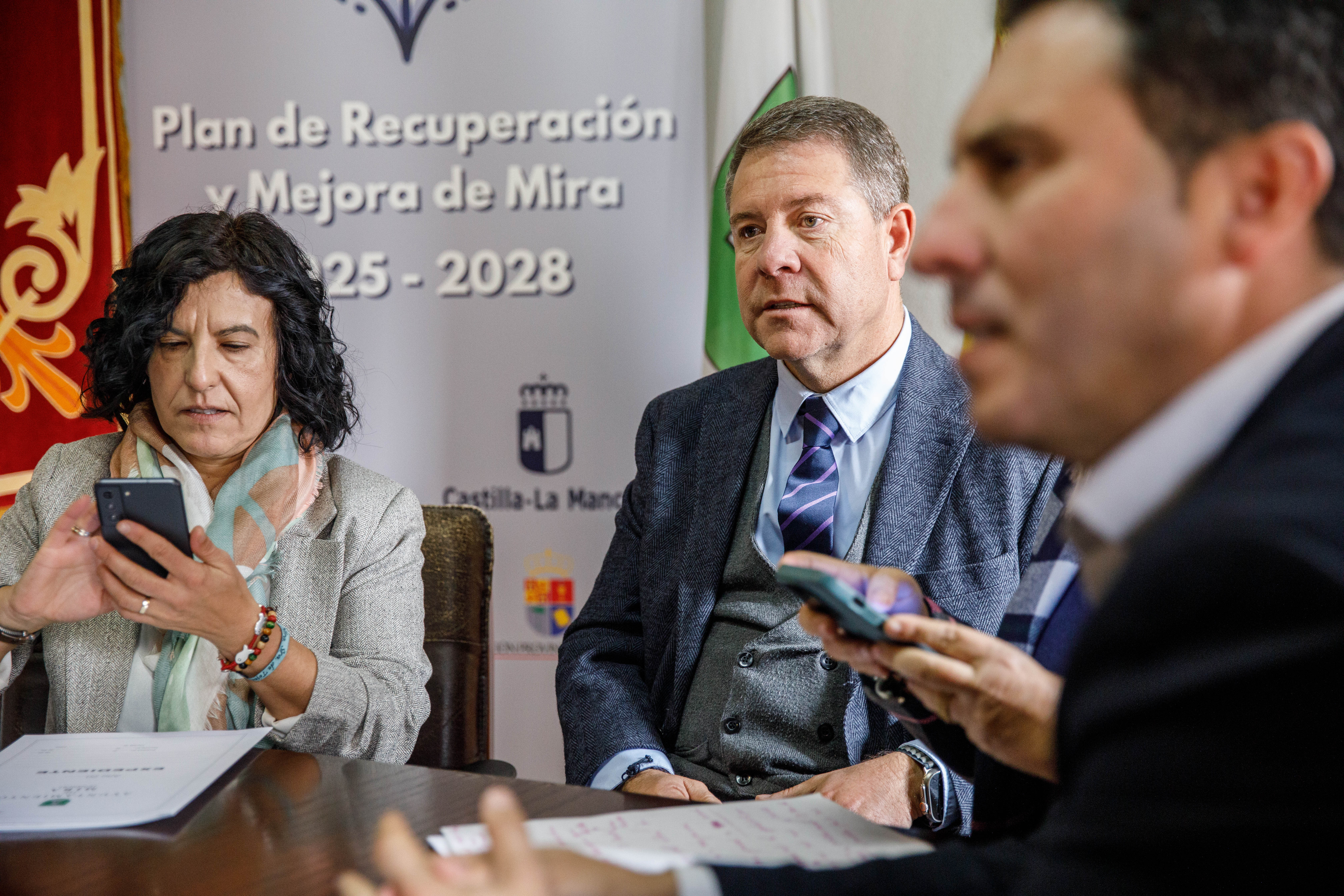 El Gobierno regional aprueba un nuevo proyecto prioritario en Mira y acuerda una nueva valoración de daños en las viviendas tras el paso de la DANA