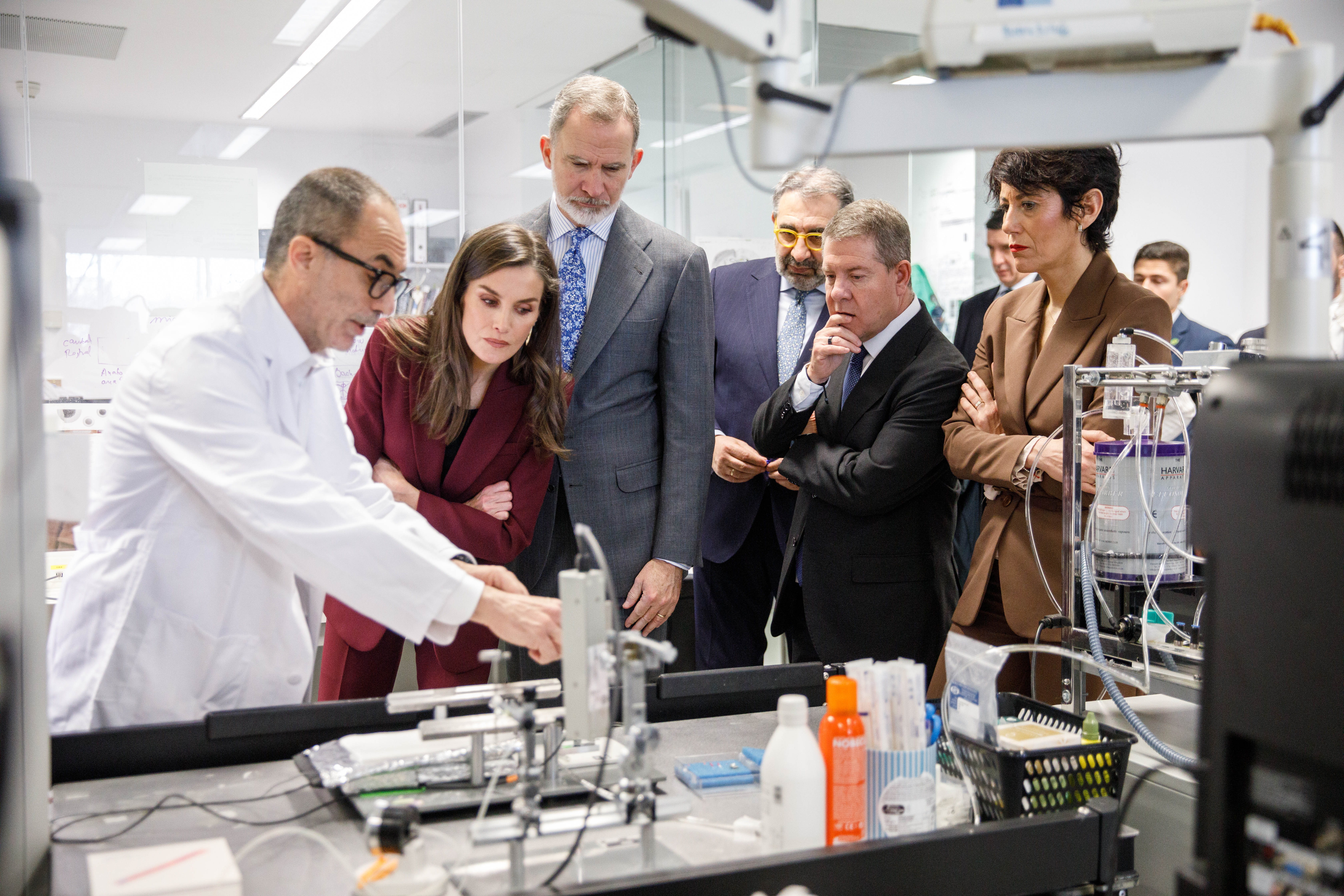 Sus Majestades los Reyes de España visitan el Hospital Nacional de Parapléjicos, centro referente en tratamiento e investigación en lesión medular