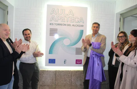 José Caro-Inauguración aula ATECA IES 'Torreón del Alcázar'