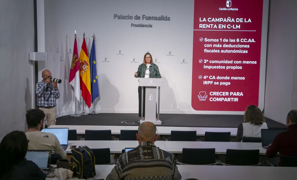 La consejera Portavoz del Gobierno regional, Esther Padilla, ha comparecido en rueda de prensa