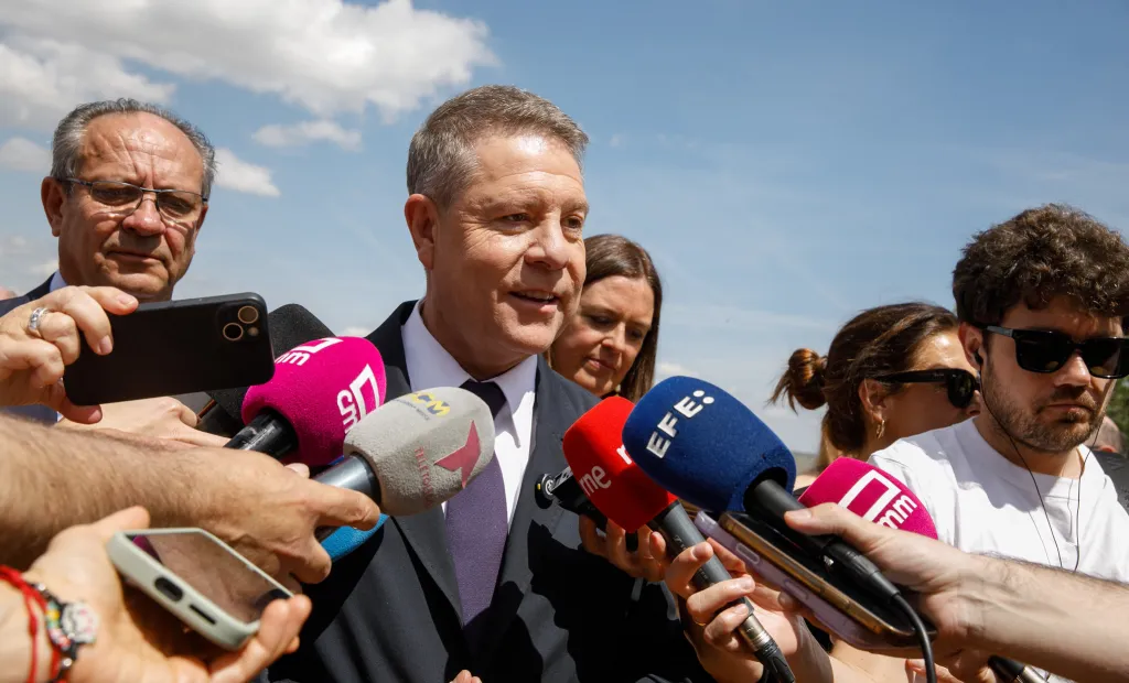 El presidente de Castilla-La Mancha, Emiliano García-Page, asiste a la romería de la Virgen del Valle y a la Eucaristía que se celebra en la ermita de la Virgen.