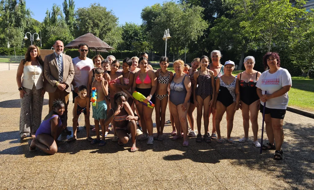David Gómez y Rosa Quirós han visitado a los participantes en el programa 'Juegos de verano' celebrado en Talavera de la Reina