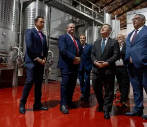 Inauguración de las nuevas instalaciones de la ´Bodega Cooperativa Santiago Apóstol’