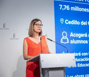 Esther Padilla en rueda de prensa en el Palacio de Fuensalida tras un Consejo de Gobierno