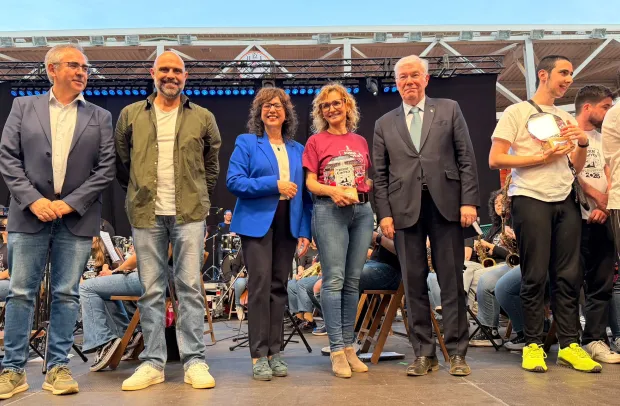 La viceconsejera de Educación, Universidades e Investigación, Mar Torrecilla, ha asistido al evento ´Illescas canta´, que se ha celebrado en el Espacio Escénico Cubierto de Illescas.