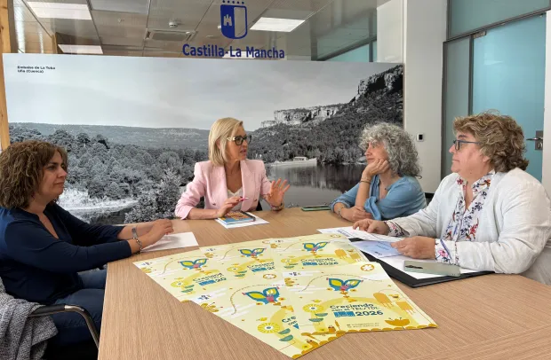 La delegada de la Junta, Marian López, se reunió con la presidenta de Atelcu, Llanos Martínez