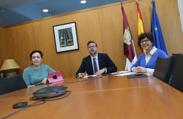 El consejero de Educación, Cultura y Deportes, Amador Pastor, ha participado en esta jornada, que ha reunido a cerca de 2.400 docentes de Audición y Lenguaje y Pedagogía Terapéutica de toda Castilla-La Mancha.
