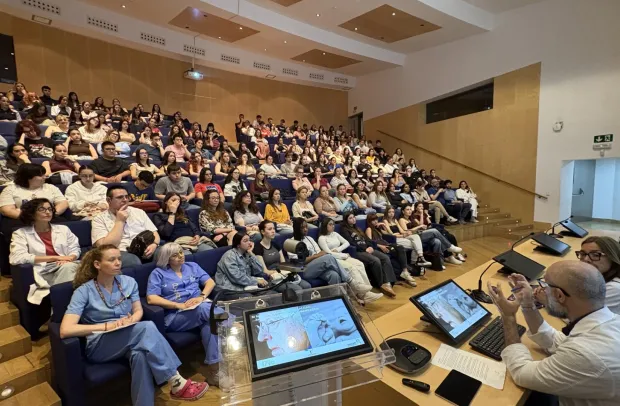 Alumnos de los grados sociosanitarios FP del IES Torreón del Alcázar de la capital visitan el Hospital General Universitario de Ciudad Real