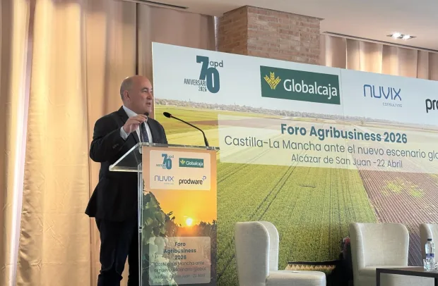 El Gobierno de Castilla-La Mancha ha subrayado su compromiso para seguir acompañando al sector agroalimentario con “políticas de apoyo a la modernización, el impulso a la innovación, con instrumentos para la mejora de la competitividad y con una visión muy clara: el sector agroalimentario es motor económico, social y territorial, especialmente en las zonas rurales que más necesitan oportunidades”.