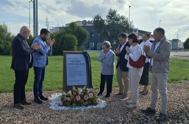 Momento del descubrimiento de la placa