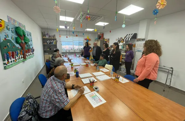Un momento de la visita a AFA  Elche de la Sierra