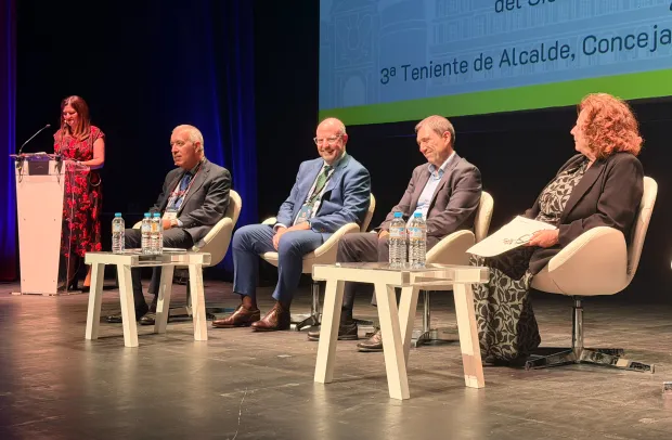 El director gerente del Servicio de Salud de Castilla-La Mancha (SESCAM), Alberto Jara, ha reivindicado hoy el papel de la gestión sanitaria como elemento clave para afrontar los desafíos actuales del sistema durante la inauguración de las XIV Jornadas Nacionales de SEDISA, que se celebran en Toledo bajo el lema ‘Gestión sanitaria en la nueva era: estrategia, innovación y tecnología’.