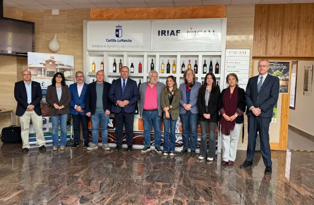 El consejero de Agricultura, Ganadería y Desarrollo Rural, Julián Martínez Lizán, en el Consejo de Dirección del IRIAF