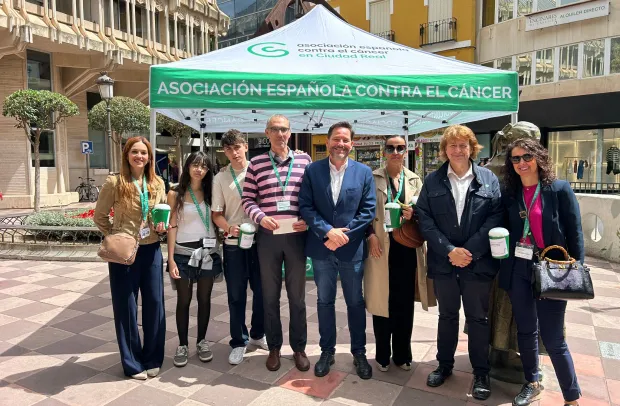 Agustín Espinosa en la cuestación anual de la AECC