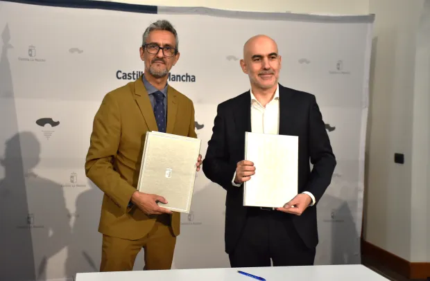 El director gerente de la Agencia de Transformación Digital, Juan Ángel Morejudo, y del CEO de SATEC, José Ignacio Laureano