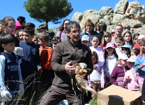 suelta de aves en San Carlos del Valle