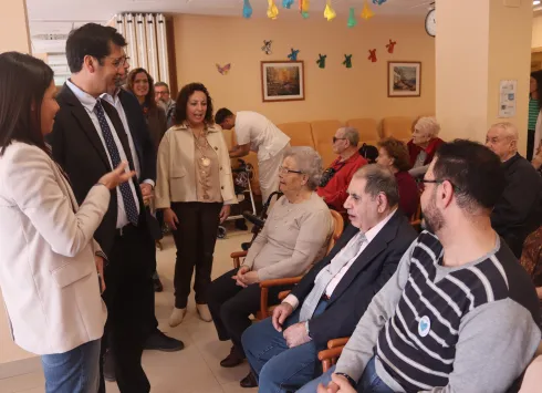 Castilla-La Mancha garantiza la atención a las personas mayores duplicando la media nacional de cobertura de plazas residenciales