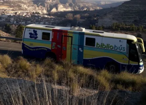 Bibliobús en carretera