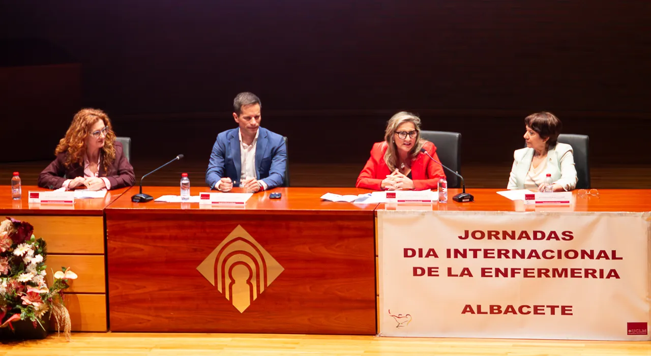 El Gobierno regional reafirma su compromiso con el desarrollo de competencias avanzadas y el liderazgo de la Enfermería