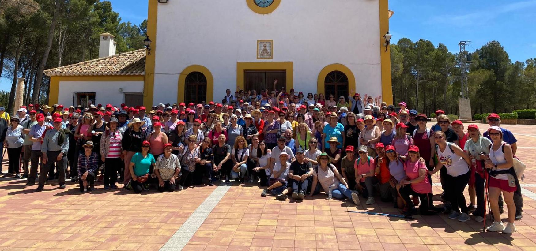 Imagen del artículo Cerca de 500 personas participan en el arranque del programa regional para mayores, 'Rutas Senderistas', en la provincia de Albacete