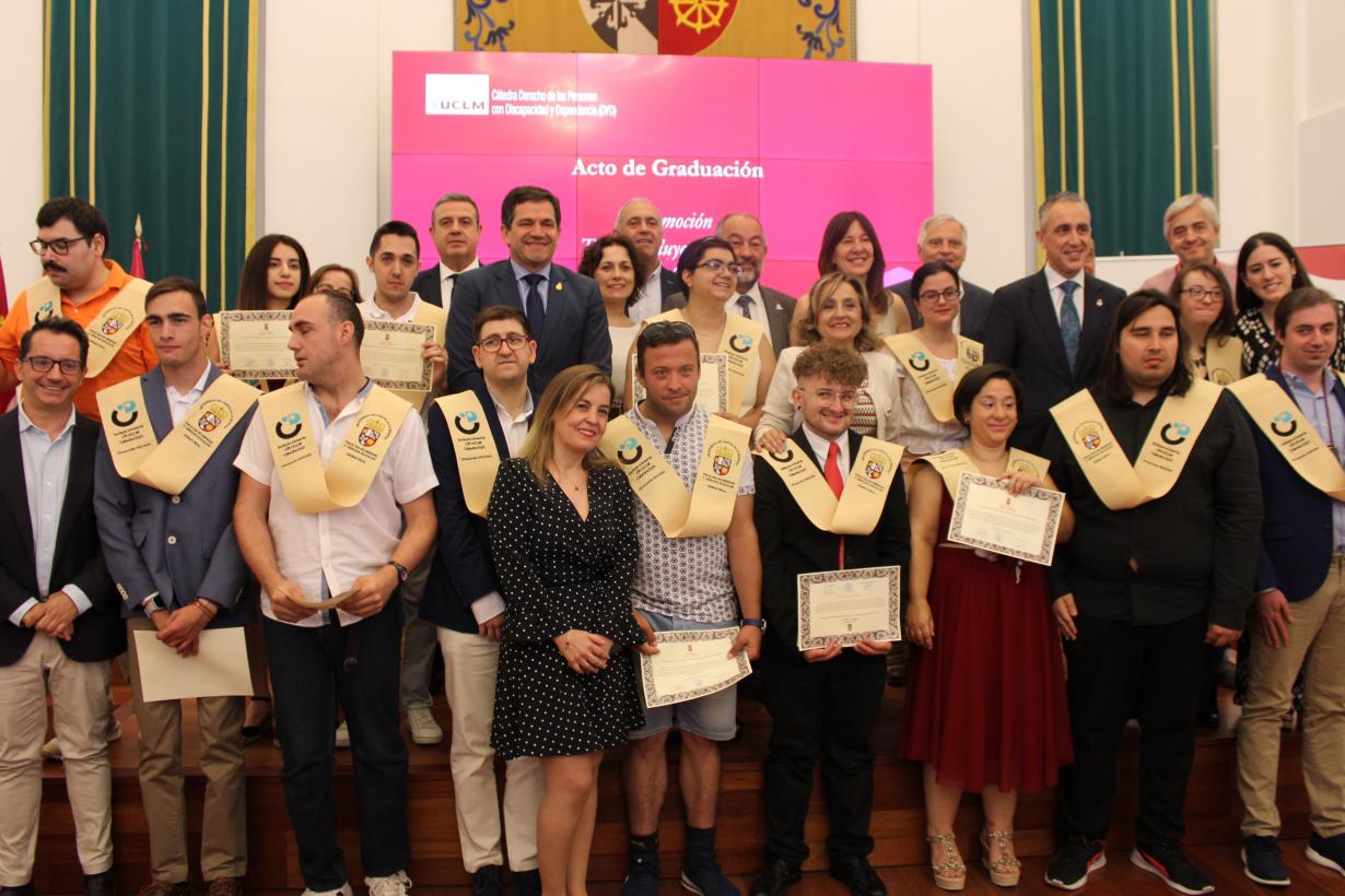 Image 0 of article El Gobierno regional felicita al alumnado con discapacidad intelectual que hoy se ha graduado en la Cátedra 'Incluye e Inserta Ciudad Real' de la UCLM