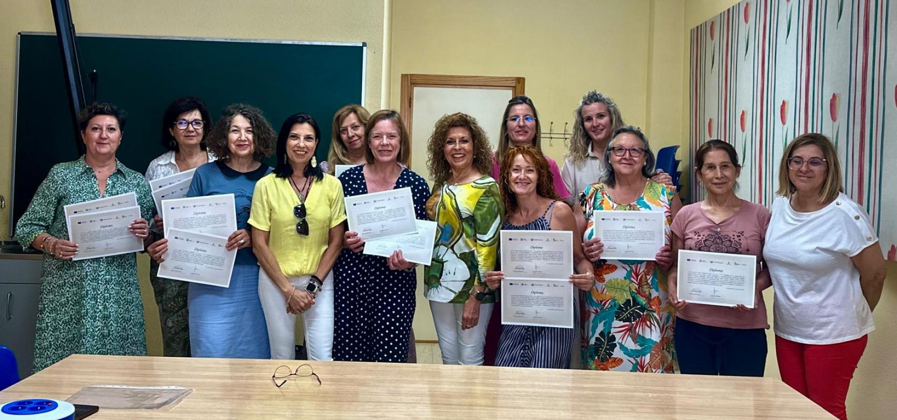 Imagen del artículo El Gobierno regional clausura dos talleres CapacitaTIC +55 que han permitido la formación en nuevas tecnologías de 16 mujeres en la ciudad de Albacete
