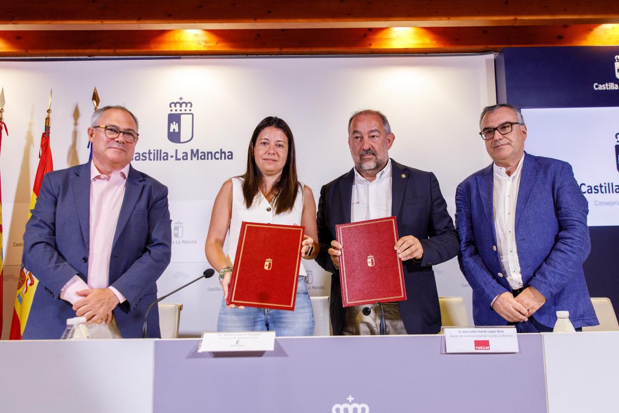 Image 0 of article El Gobierno de Castilla-La Mancha y la UCLM firman un convenio de colaboración para desarrollar programas de investigación en el ámbito de la dependencia