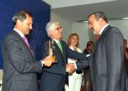 Barreda entrega el Premio a la Excelencia junto al secretario de Estado de Investigación