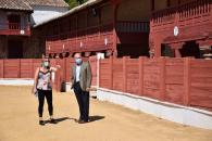 El director general de Programas de Empleo, José Luis Cabezas, visita a los trabajadores del Plan de Empleo de Santa Cruz Mudela que realizan trabajos de mejora en la plaza de toros de ‘Las Virtudes’ 