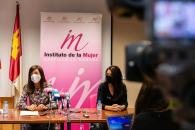 La directora del Instituto de la Mujer, Pilar Callado, presenta los estudios de investigación derivados de la Cátedra de Género Isabel Muñoz Caravaca
