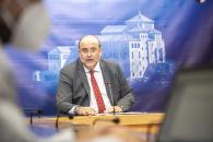 El vicepresidente regional, José Luis Martínez Guijarro, comparece en la Comisión de Economía y Presupuestos