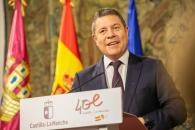 El presidente de Castilla-La Mancha recibe a los premiados en los Galardones Empresariales de FEDETO