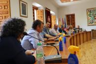 El consejero de Agricultura, Agua y Desarrollo Rural, Francisco Martínez Arroyo, visita el Ayuntamiento de Uceda y mantiene una reunión de trabajo con el alcalde