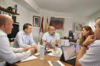 El consejero de Agricultura, Agua y Desarrollo Rural, Francisco Martínez Arroyo, se reúne con el rector de la Universidad de Castilla-La Mancha, Julián Garde.