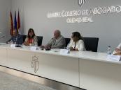 La consejera de Igualdad y portavoz del Gobierno regional, Blanca Fernández, asiste a la inauguración del curso ‘La trata de seres humanos con fines de explotación sexual’