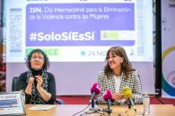 La consejera de Igualdad y portavoz, Blanca Fernández, asiste a la presentación del cupón que la ONCE dedicado al Día Internacional para la Eliminación de la Violencia contra las Mujeres