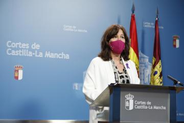 Blanca Fernández comparece en la Comisión de Presupuestos de las Cortes regionales