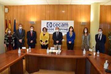 Patricia Franco y Blanca Fernández asisten a la firma del Plan de Igualdad de CECAM