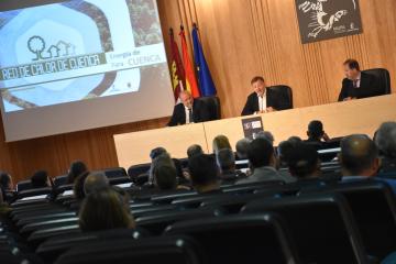 El vicepresidente regional, José Luis Martínez Guijarro, asiste a la presentación del proyecto ‘Red de Calor’
