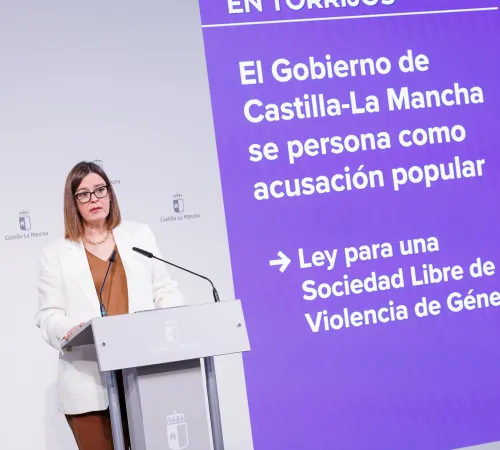 Como viene ocurriendo cada vez que acontece un asesinato machista en la región, el Ejecutivo regional ya ha anunciado que se personará como acusación particular. Ha sido uno de los acuerdos alcanzados en el último Consejo de Gobierno y del que ha dado cuenta la consejera Portavoz.