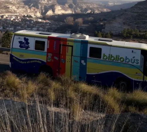 Bibliobús en carretera