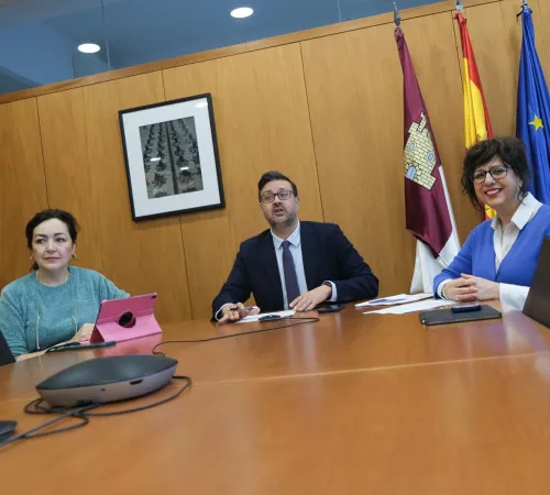 El consejero de Educación, Cultura y Deportes, Amador Pastor, ha participado en esta jornada, que ha reunido a cerca de 2.400 docentes de Audición y Lenguaje y Pedagogía Terapéutica de toda Castilla-La Mancha.
