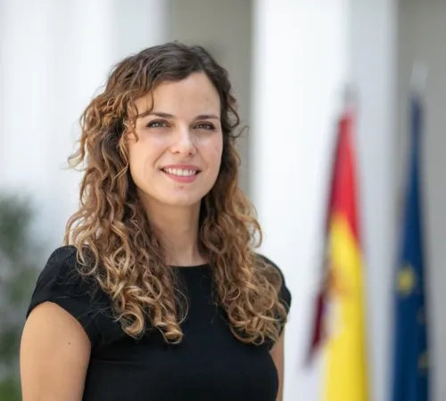 El Gobierno de Castilla-La Mancha, a través de la Dirección General de Asuntos Europeos, ha lanzado una nueva edición del Curso de Especialización en Unión Europea. Se trata de una iniciativa conjunta con el Centro de Estudios Europeos ‘Luis Ortega Álvarez’ de la UCLM. La inscripción para asistir a este curso para el personal funcionario o laboral equivalente está abierta desde el pasado 24 de marzo y hasta el 9 de abril.