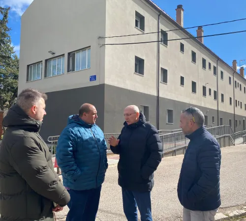 Castilla-La Mancha es la Comunidad Autónoma que lidera la gestión del Programa PREE 5000, destinado a municipios de menos de 5.000 habitantes, con casi 60 millones invertidos, lo que ha supuesto la rehabilitación de 1.009 viviendas y 3.450 personas beneficiadas.