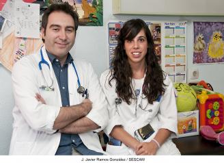 El Hospital de Guadalajara recibe un premio por un trabajo sobre endoscopias infantiles 