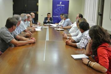 El consejero de Agricultura se reúne con la Plataforma de Usuarios y Regantes de la Cabecera del Segura en Albacete