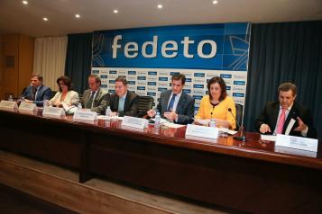 El presidente García-Page se reúne con la Junta Directiva de FEDETO