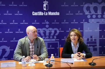 La consejera de Bienestar Social, Aurelia Sánchez, preside la Comisión de trabajo de la Oficina Regional de Atención a las Personas Refugiadas