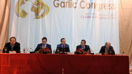 El Gobierno regional hace un llamamiento a las cooperativas del ajo de Castilla-La Mancha para que se integren comercialmente 