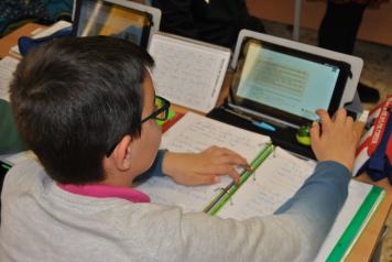 El próximo curso se triplicará el número de escolares y docentes que participan en el programa ‘Carmenta’ de uso de materiales curriculares digitales